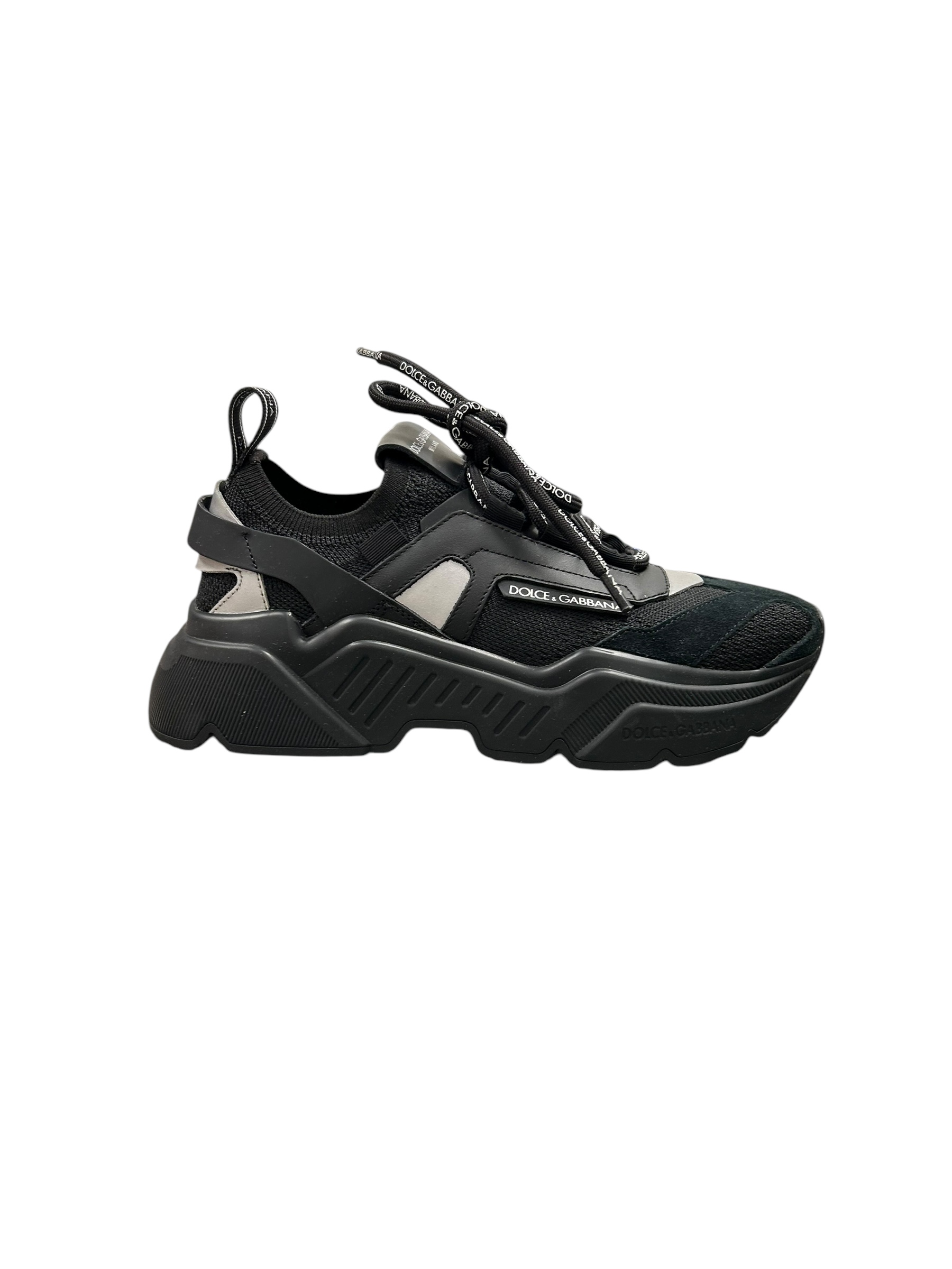 LOW-TOP SNEAKERS