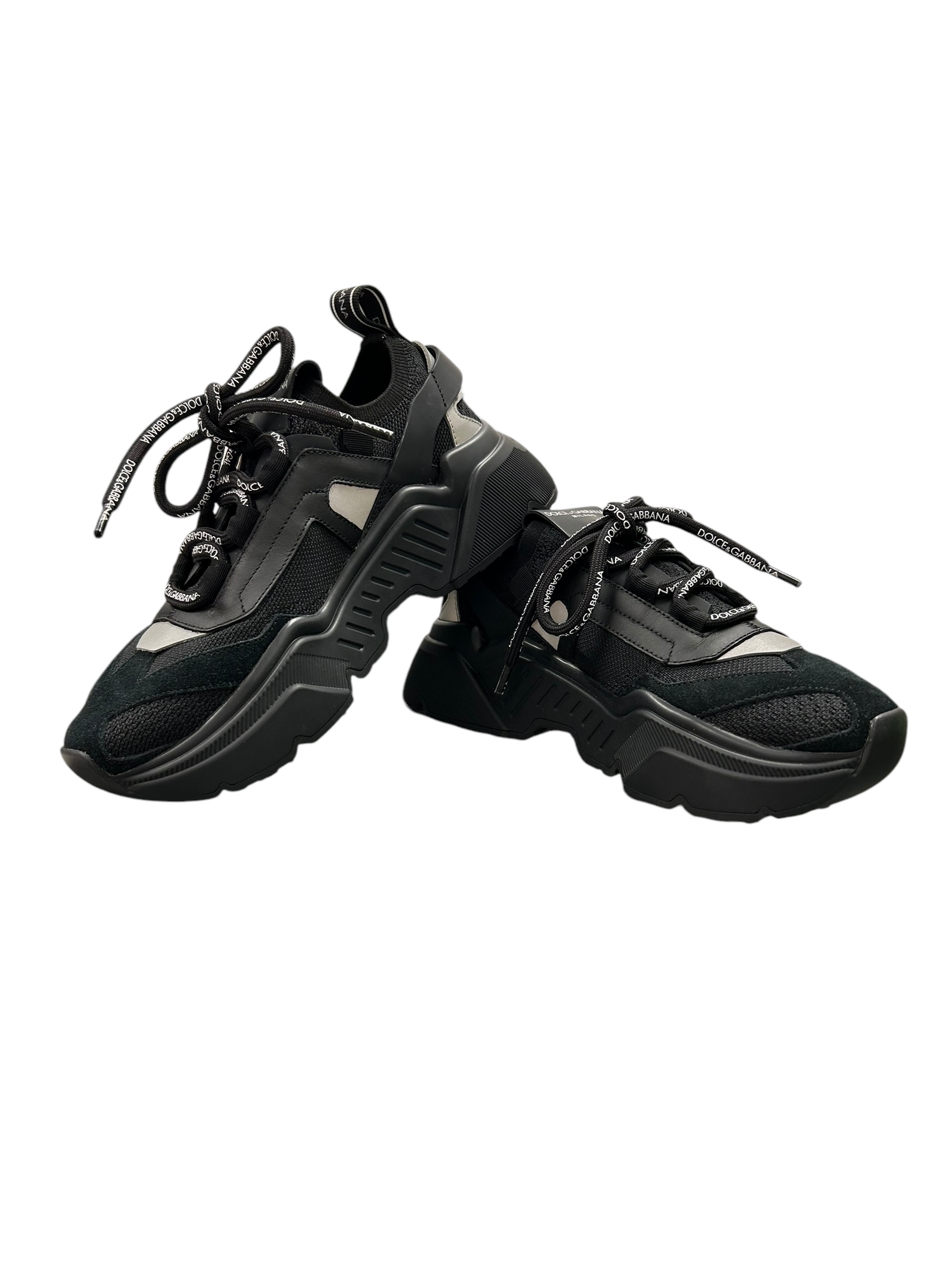 LOW-TOP SNEAKERS
