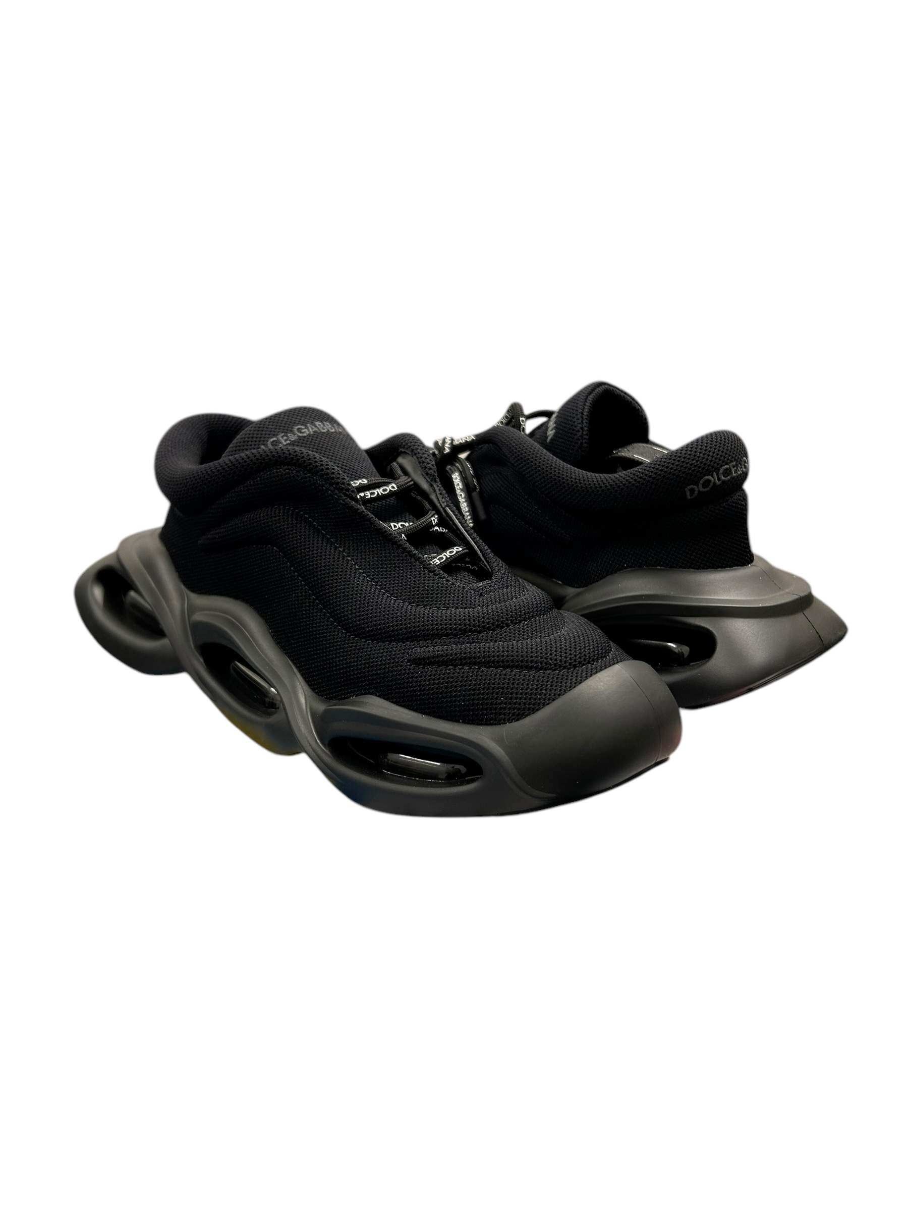 LOW-TOP SNEAKERS