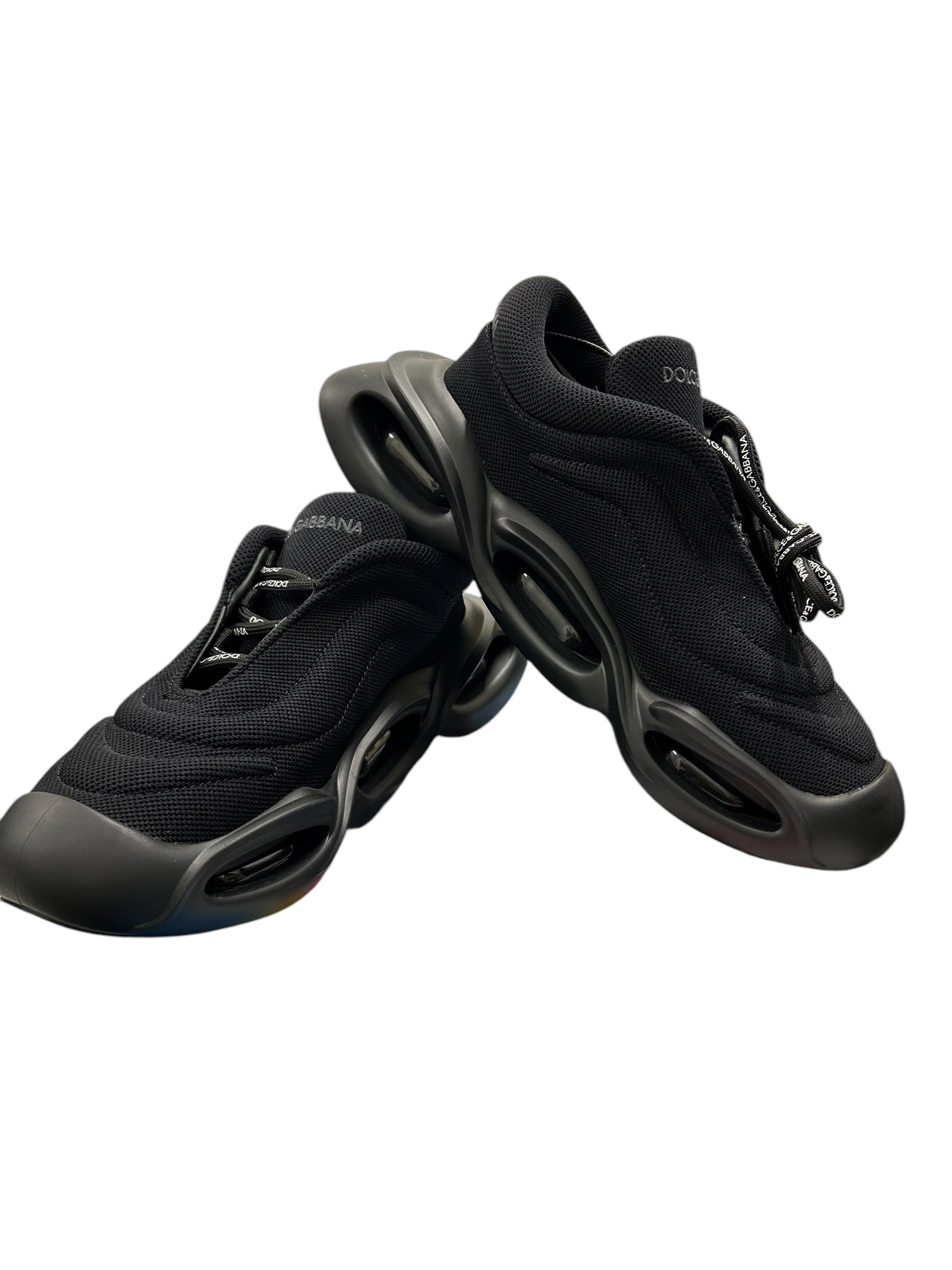 LOW-TOP SNEAKERS