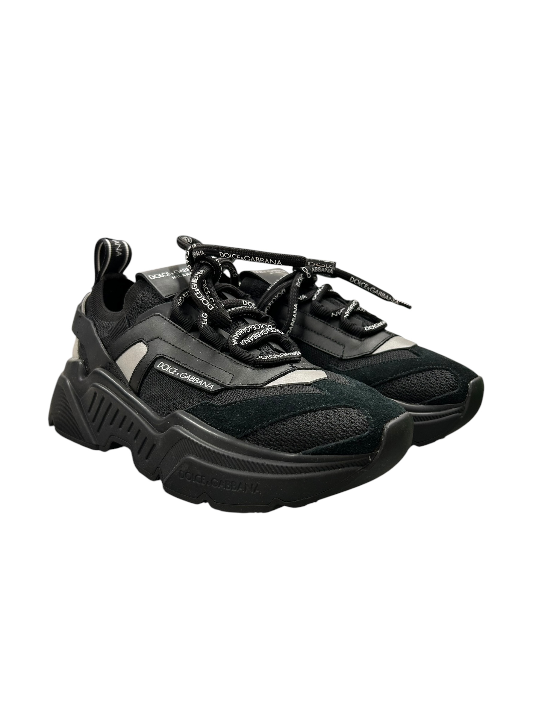 LOW-TOP SNEAKERS