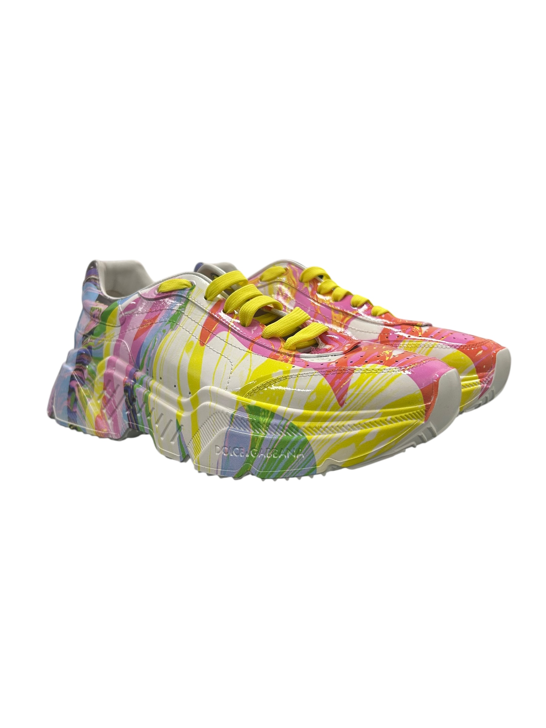 LOW-TOP SNEAKERS