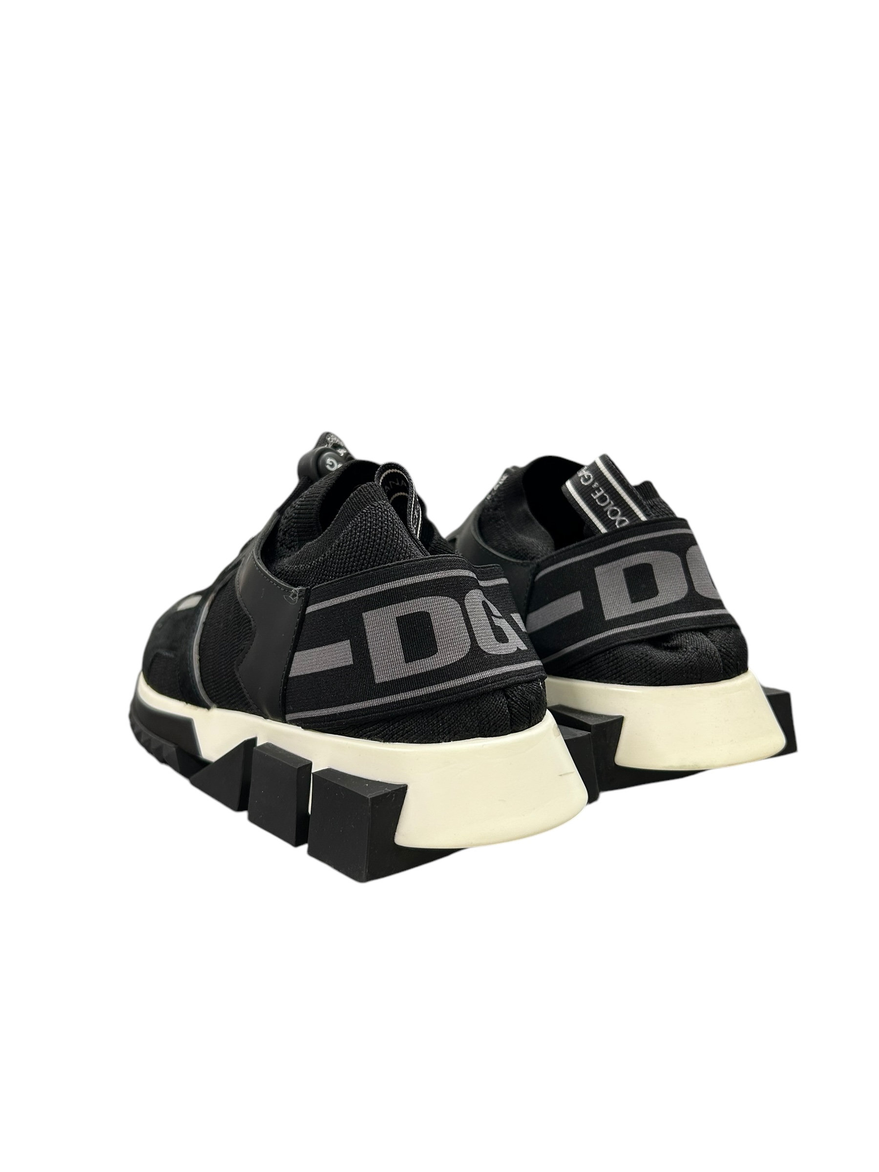 LOW-TOP SNEAKERS