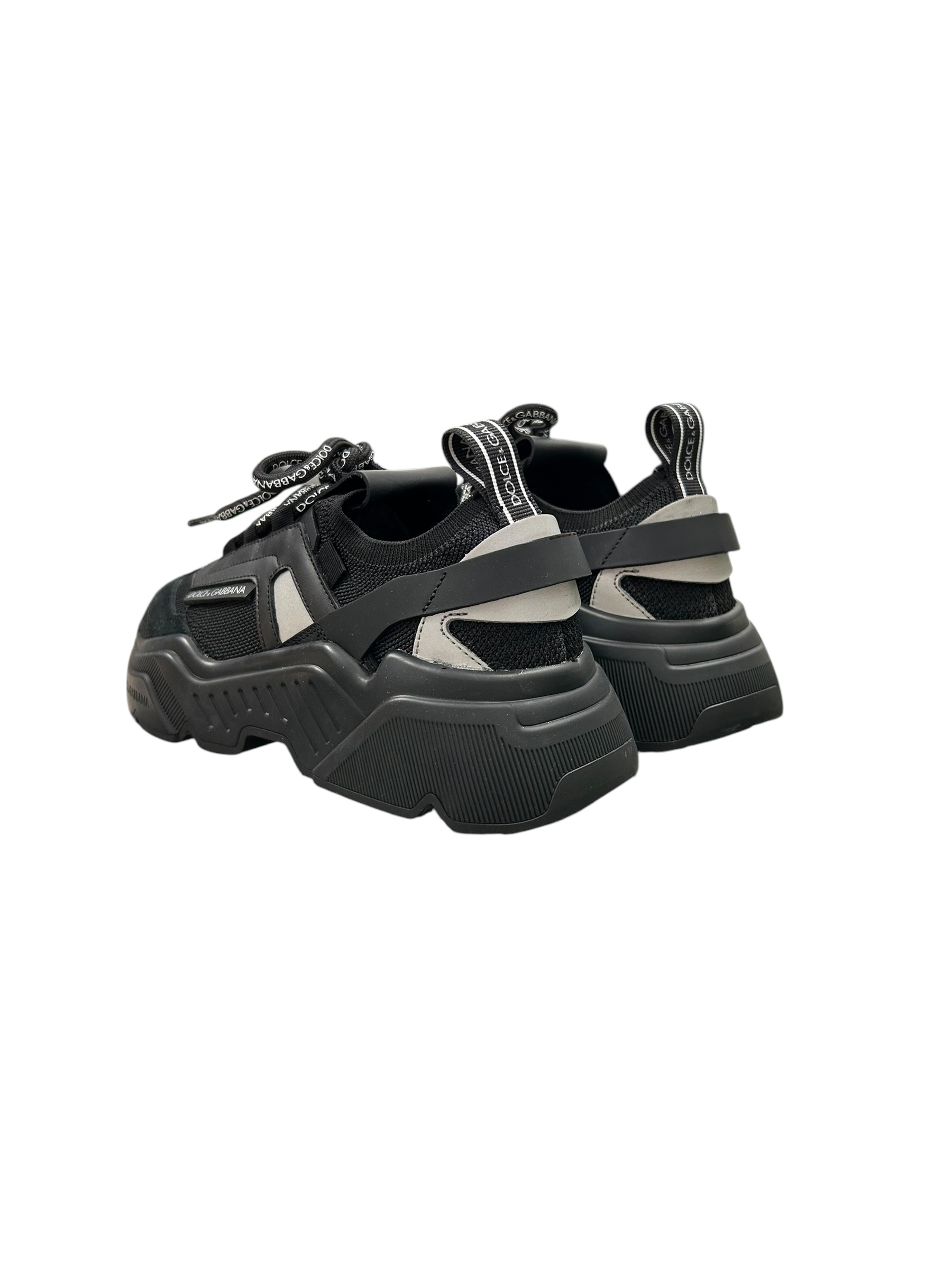 LOW-TOP SNEAKERS